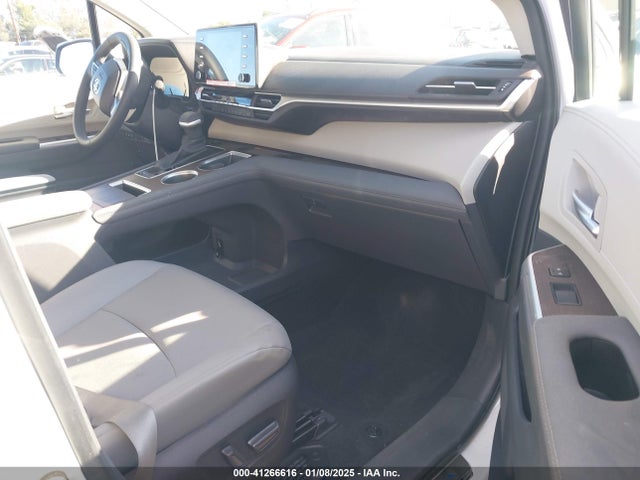 5TDJRKEC4RS213374 Toyota a25a-fxs