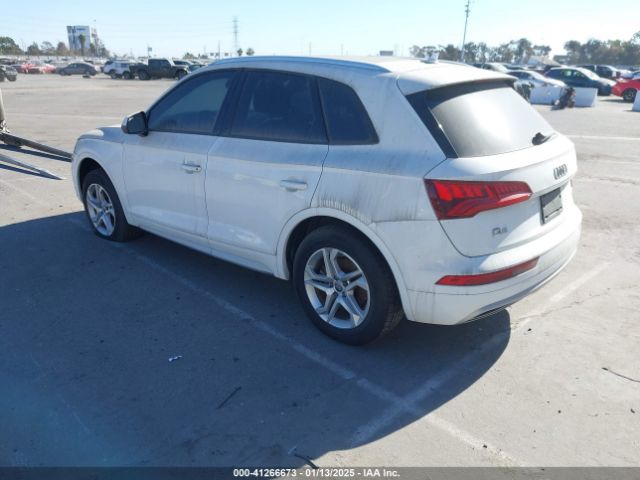 WA1ANAFY2J2013289 Audi Q5 2.0t Premium/2.0t Tech Premium