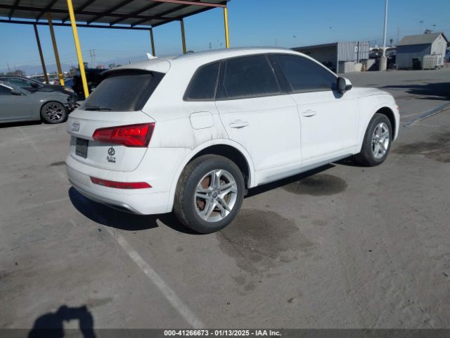 WA1ANAFY2J2013289 Audi Q5 2.0t Premium/2.0t Tech Premium