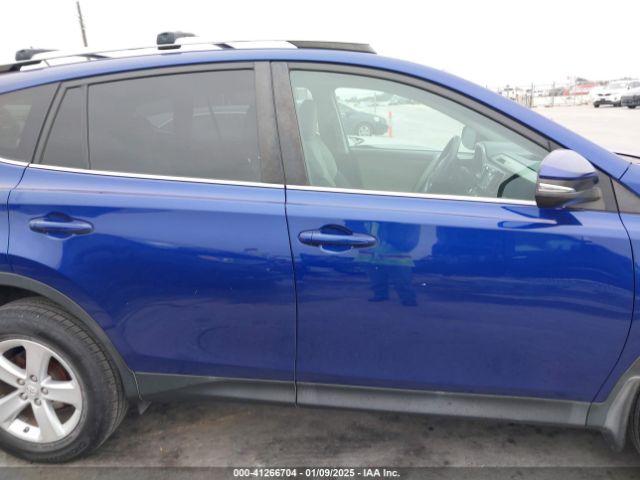 2T3WFREV9EW085425 Toyota Rav4 Xle