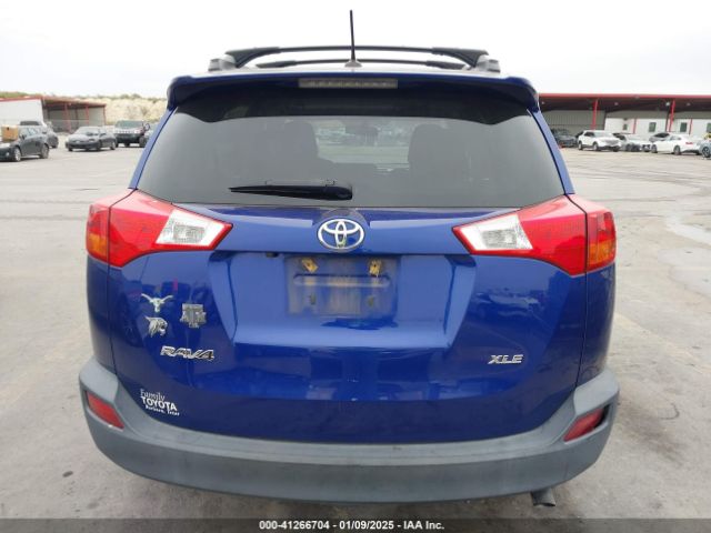 2T3WFREV9EW085425 Toyota Rav4 Xle