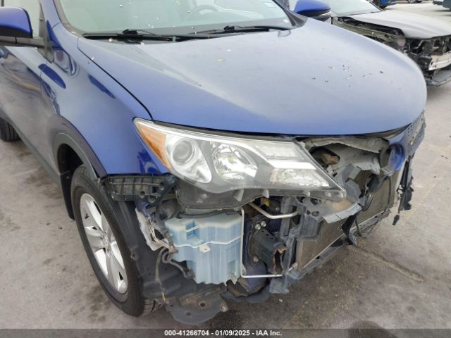 2T3WFREV9EW085425 Toyota Rav4 Xle