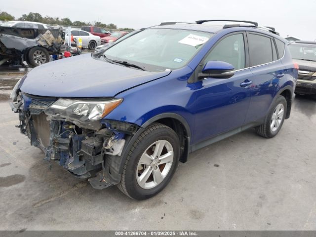 2T3WFREV9EW085425 Toyota Rav4 Xle