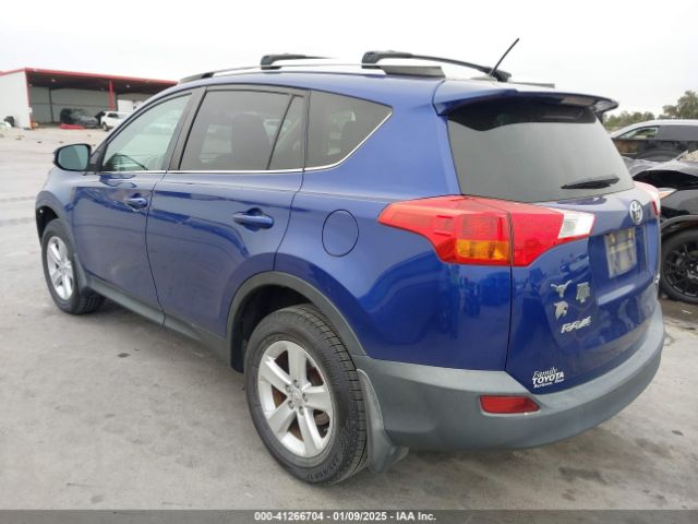 2T3WFREV9EW085425 Toyota Rav4 Xle