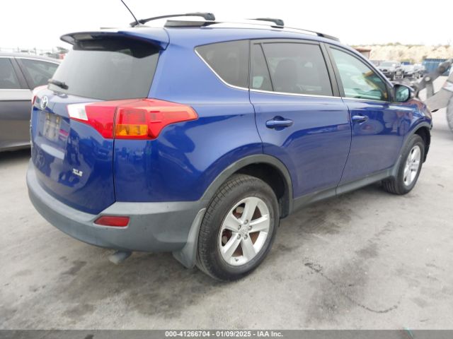 2T3WFREV9EW085425 Toyota Rav4 Xle