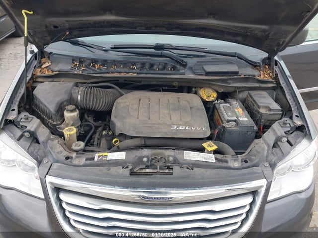 2C4RC1BG7GR240242 Chrysler Town & Country Touring