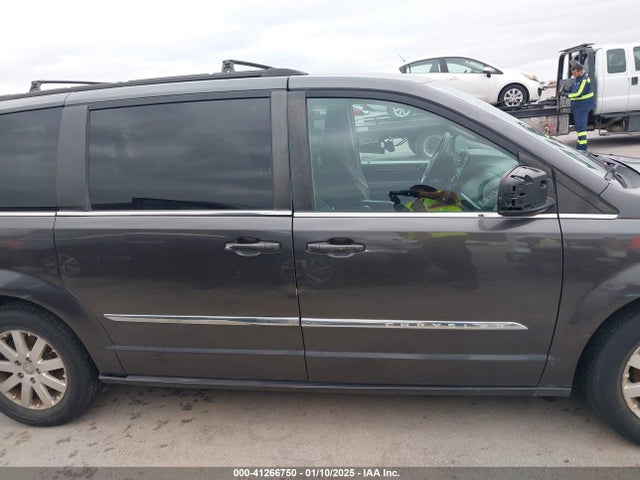 2C4RC1BG7GR240242 Chrysler Town & Country Touring