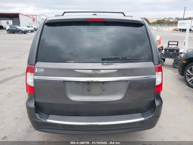 2C4RC1BG7GR240242 Chrysler Town & Country Touring