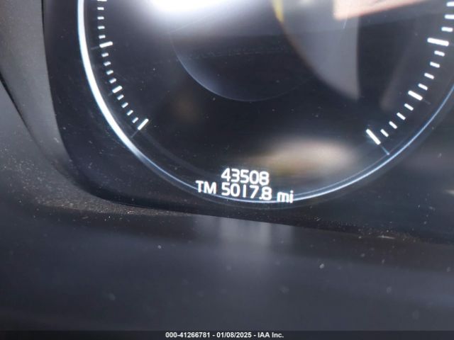 LYV102DLXKB381933 Volvo Xc60 T5 Inscription