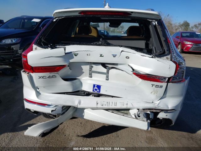 2019 VOLVO XC60 LYV102DLXKB381933 Photo 5