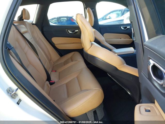 2019 VOLVO XC60 LYV102DLXKB381933 Photo 7