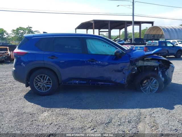 5N1BT3AA5PC810771 Nissan Rogue S Fwd