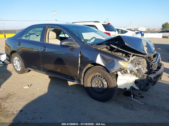 Toyota CAMRY LE 2014 4T4BF1FK4ER436762 Image 1