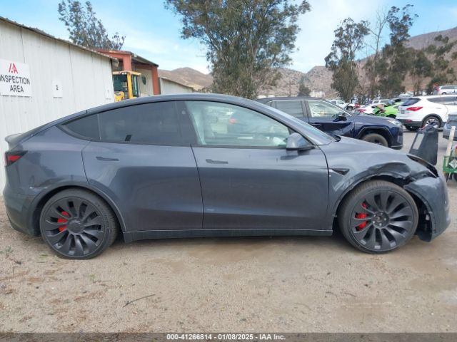 7SAYGDEF3PF871086 Tesla Model Y Performance Dual Motor All-wheel Drive