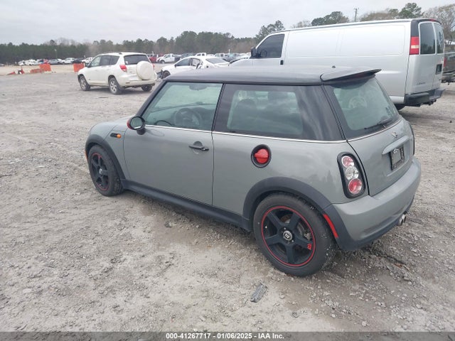 2004 MINI COOPER S WMWRE33434TD86894 Photo 2