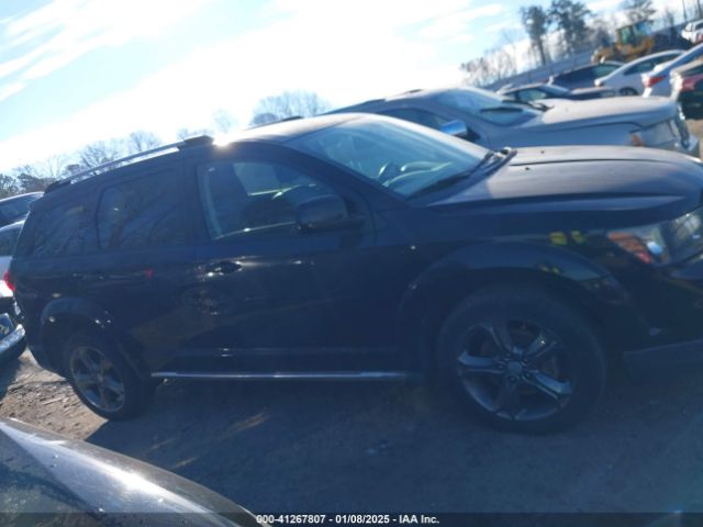 3C4PDCGBXFT727587 Dodge Journey Crossroad