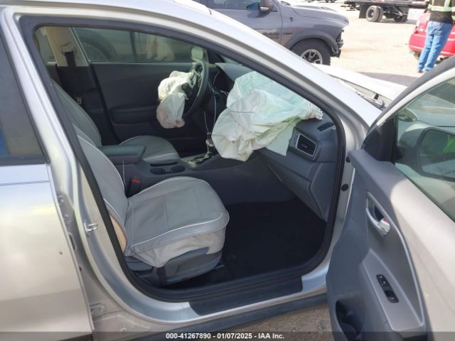 KNDCB3LC1J5123275 KIA NIRO LX