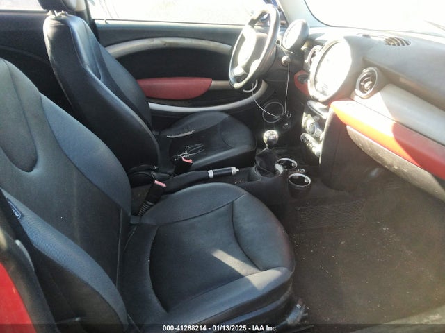 2008 MINI COOPER WMWMF33548TU65946 Photo 4