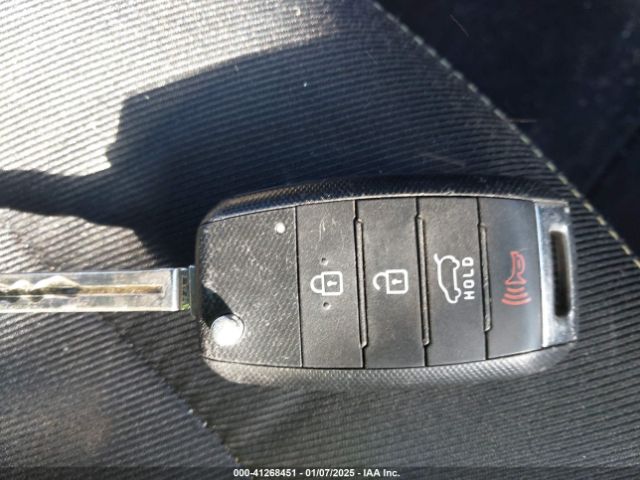 KNDJP3A57F7180072 KIA SOUL +