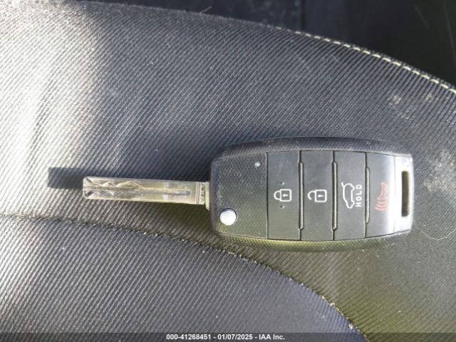 KNDJP3A57F7180072 KIA SOUL +