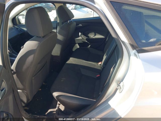 1FADP3K27EL113081 Ford FOCUS SE