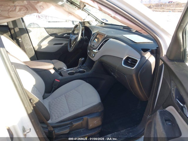 3GNAXWEU1KS609048 Chevrolet EQUINOX LT