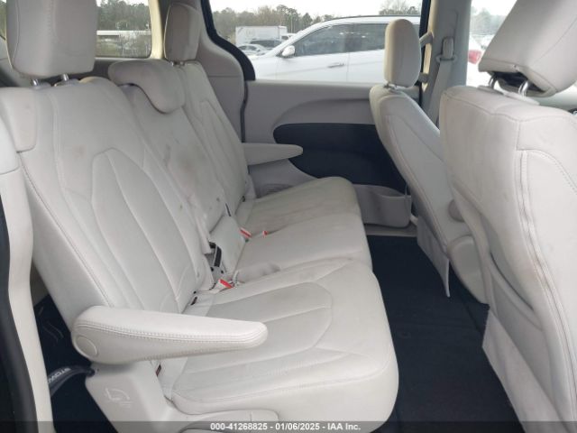 2C4RC1DGXHR532059 Chrysler Pacifica Touring