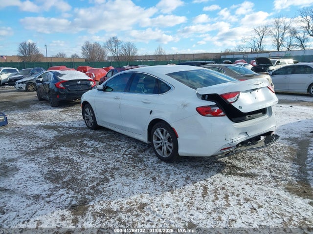 Chrysler 200 Limited 2015 1C3CCCABXFN751368 Image 3