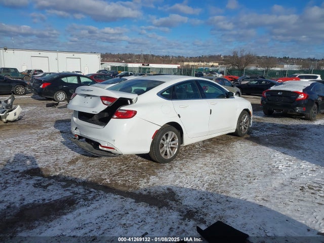Chrysler 200 Limited 2015 1C3CCCABXFN751368 Image 4