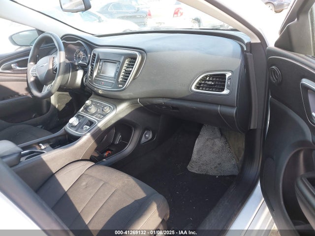 Chrysler 200 Limited 2015 1C3CCCABXFN751368 Image 5