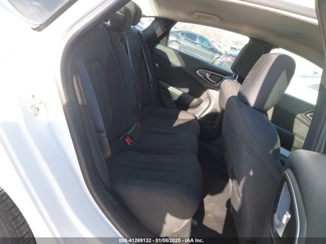 Chrysler 200 Limited 2015 1C3CCCABXFN751368 Image 8