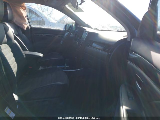 2019 MITSUBISHI OUTLANDER JA4AZ3A3XKZ029213 Photo 4