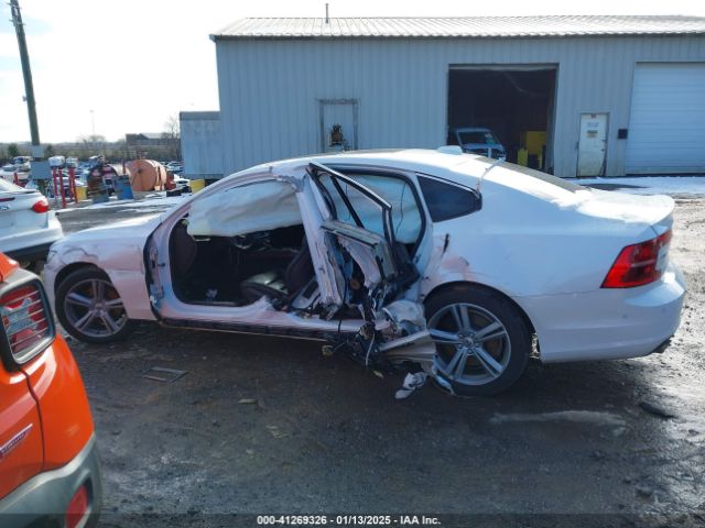 LVY982MK5JP036453 Volvo S90 T5 Momentum