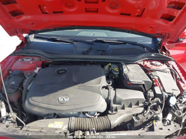 SJKCH5CP8JA052755 Infiniti Qx30 Premium