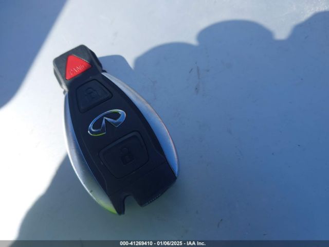 SJKCH5CP8JA052755 Infiniti Qx30 Premium