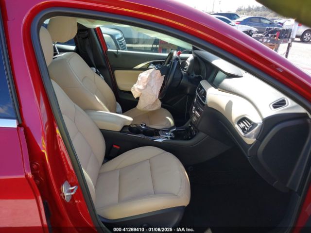 SJKCH5CP8JA052755 Infiniti Qx30 Premium