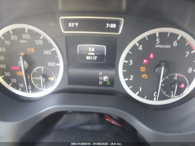 SJKCH5CP8JA052755 Infiniti Qx30 Premium