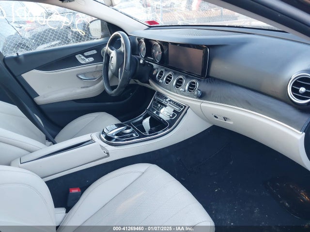 2017 Mercedes-benz E 300 4matic მანქანა იყიდება აუქციონზე, vin: WDDZF4KB9HA167688, აუქციონის ნომერი: 41269460