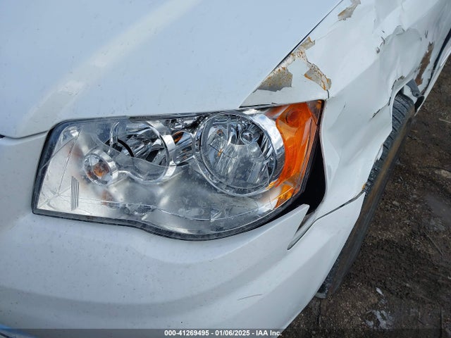 2C4RC1AG0FR676463 Chrysler Town & Country Lx
