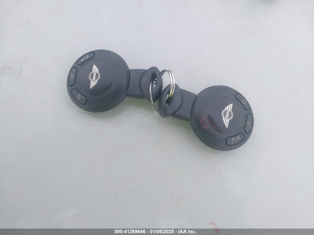 2010 MINI COOPER S WMWMF7C5XATZ70550 Photo 10