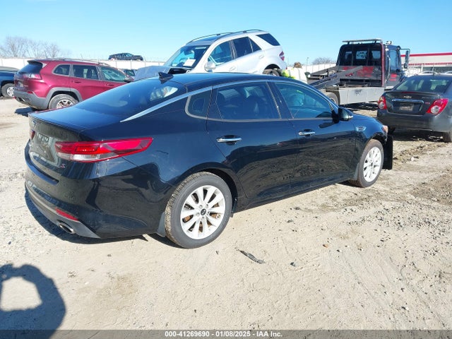 5XXGT4L33JG186703 KIA Optima S