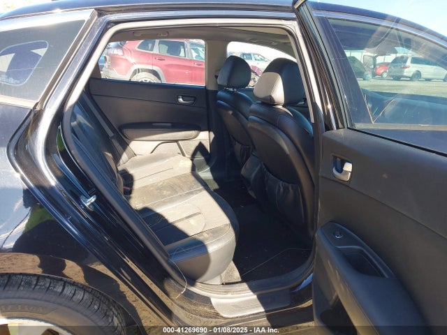 5XXGT4L33JG186703 KIA Optima S