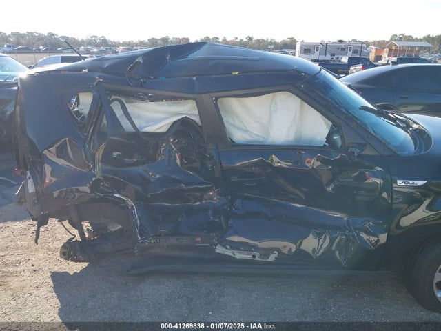 KIA SOUL + 2016 KNDJP3A5XG7269569 Image 13