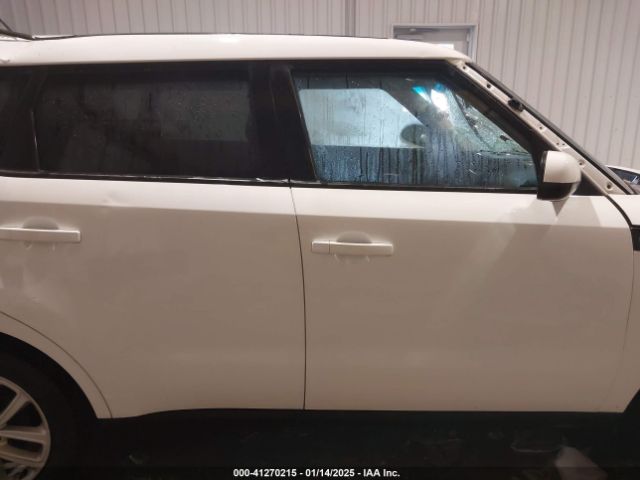 KNDJP3A56J7507845 KIA SOUL +