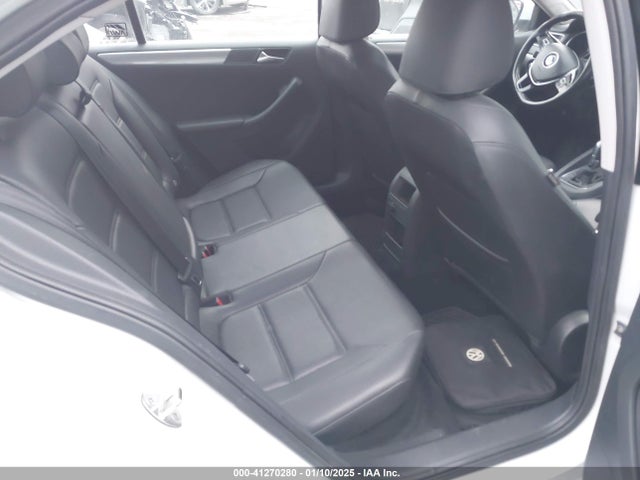 3VWD17AJ0FM303409 Volkswagen Jetta 1.8t Se