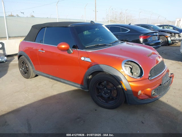 2013 MINI CONVERTIBLE WMWZP3C56DT297515 Photo 0