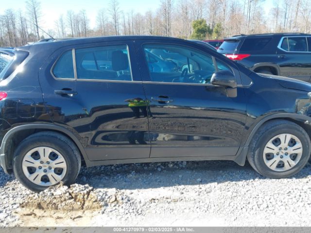 3GNCJKSB2JL316368 Chevrolet TRAX LS