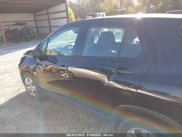 3GNCJKSB2JL316368 Chevrolet TRAX LS