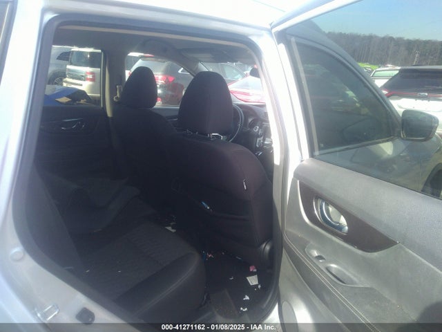5N1AT2MVXKC704832 Nissan ROGUE SV