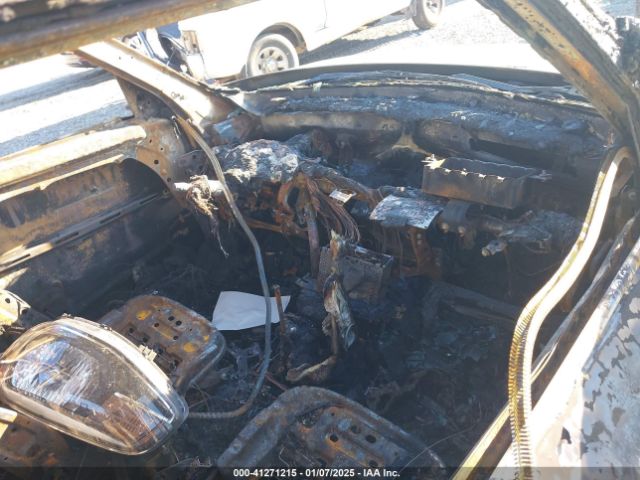 KNDJN2A27K7026171 KIA Soul !